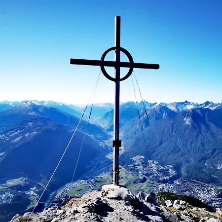 アパート Larcher